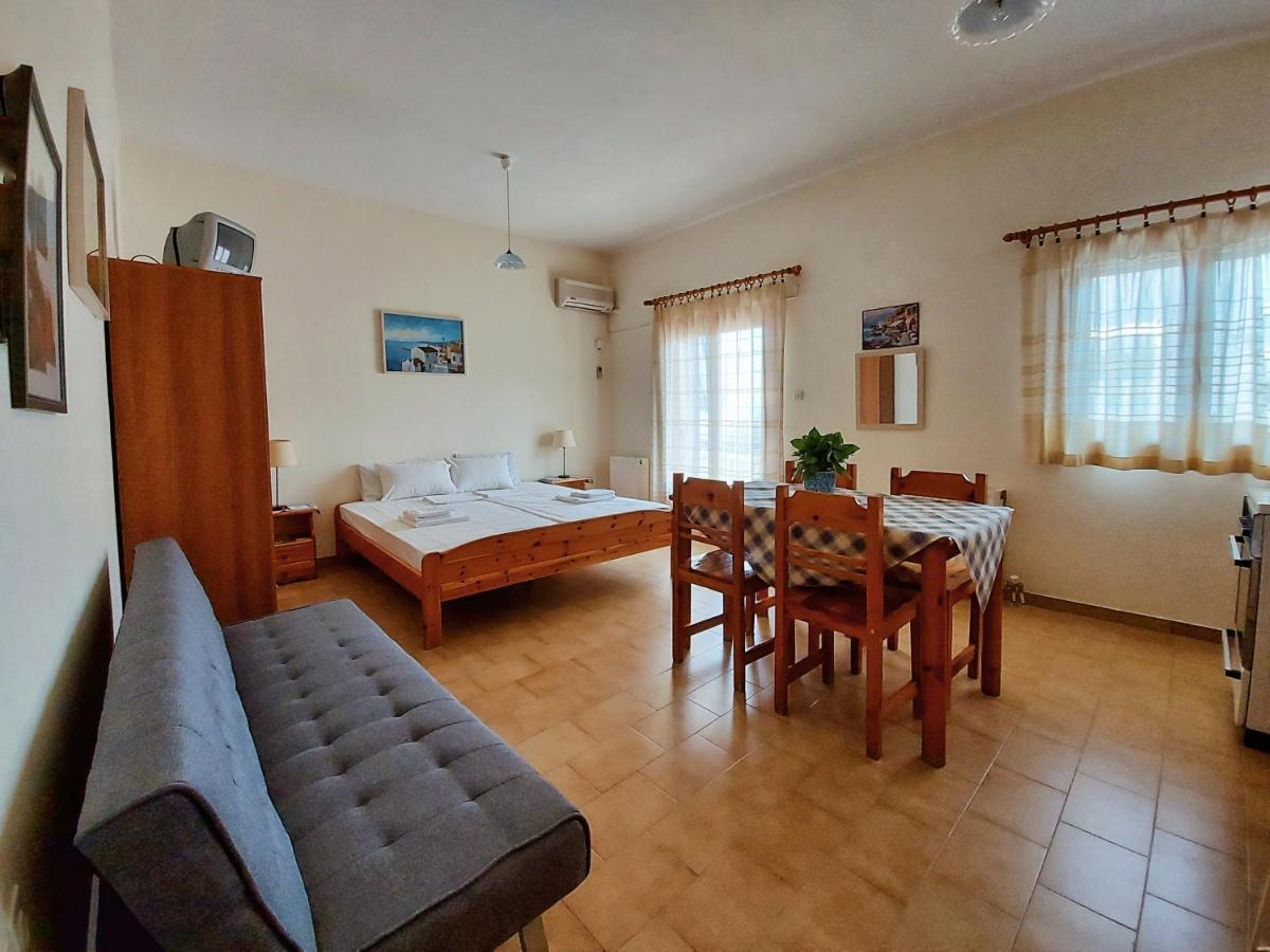 2 Space - Selfcatering Apartment Helen No 7 Xiropigado Exterior photo
