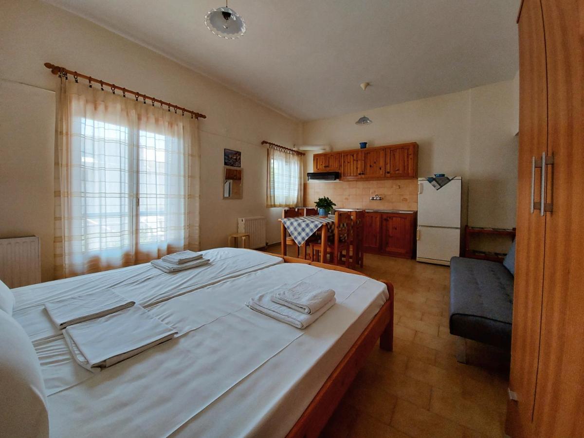 2 Space - Selfcatering Apartment Helen No 7 Xiropigado Exterior photo
