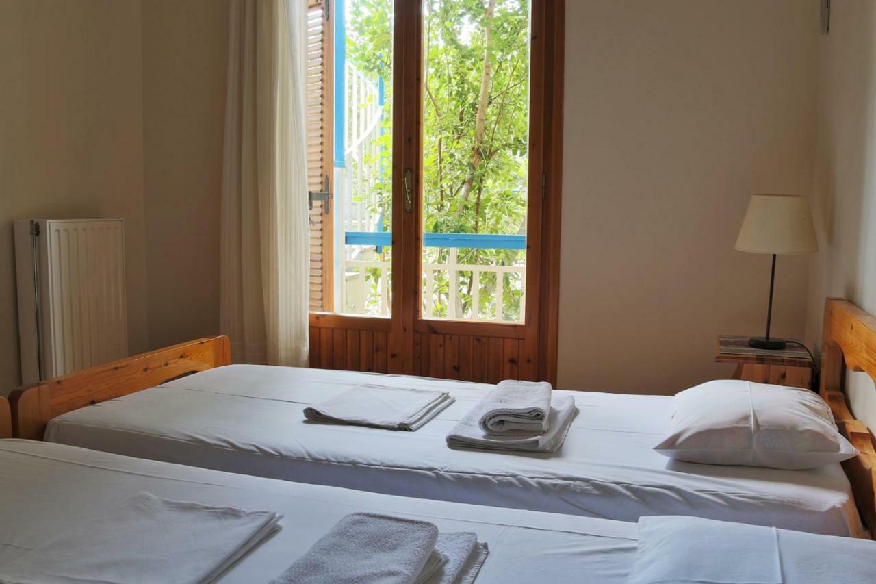 2 Space - Selfcatering Apartment Helen No 7 Xiropigado Exterior photo