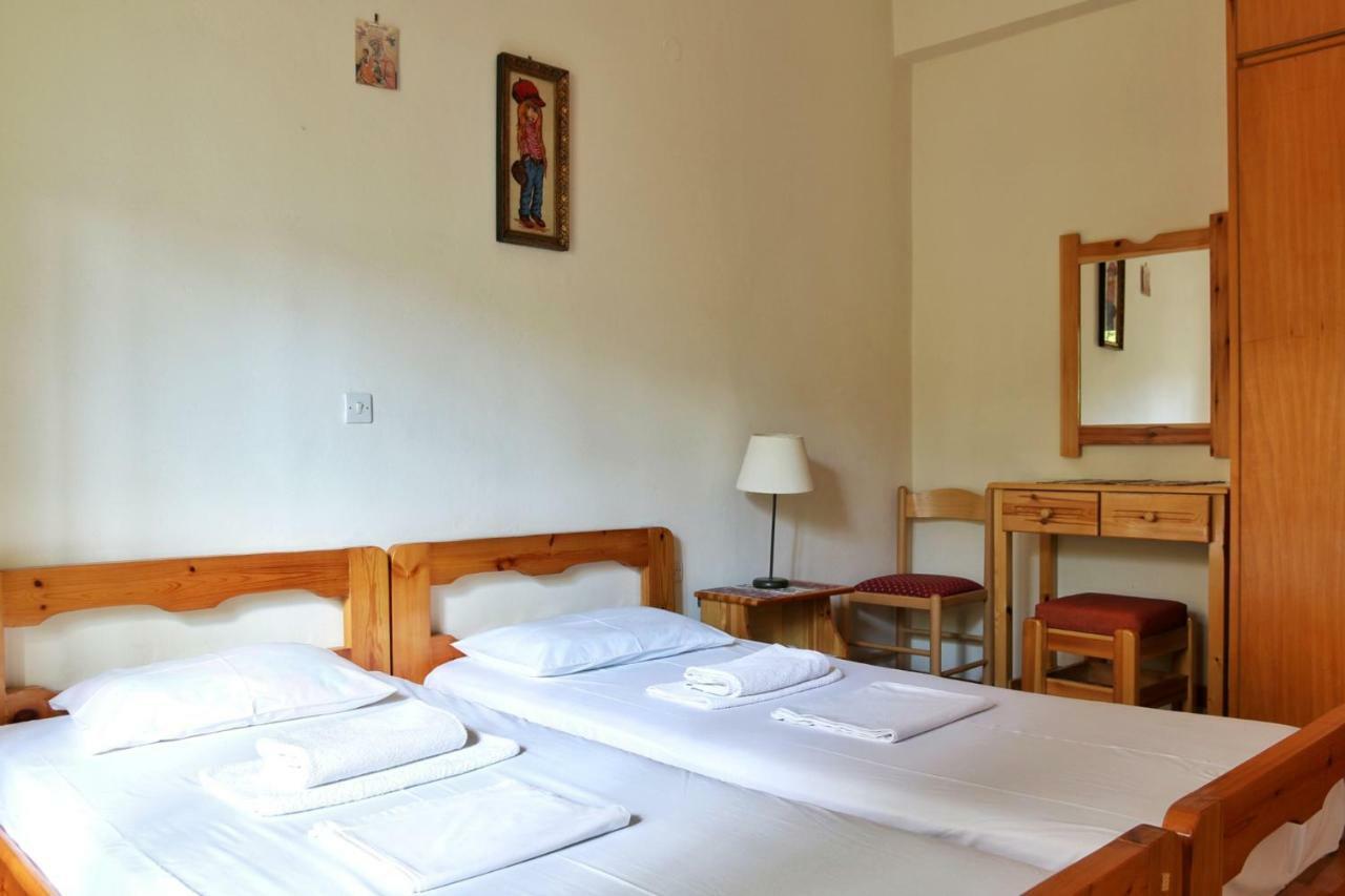2 Space - Selfcatering Apartment Helen No 7 Xiropigado Exterior photo